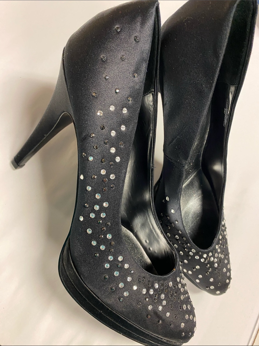 White House Black Market Black Crystal-Embellished High Heel Pumps size 8. H-1